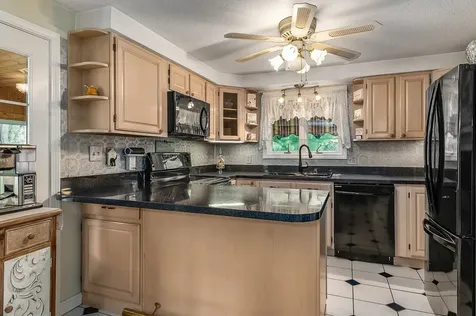 12 Spollett Drive Derry NH 03038