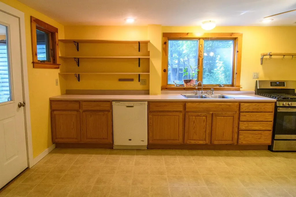 45 Blakeslee Street Brattleboro VT 05301