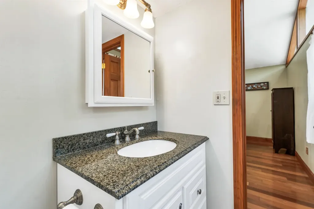 22 Prospect Ridge Road Holderness NH 03245