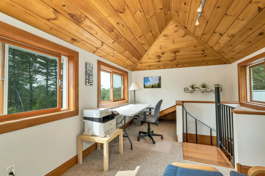 22 Prospect Ridge Road Holderness NH 03245