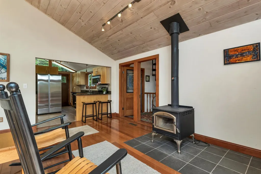 22 Prospect Ridge Road Holderness NH 03245