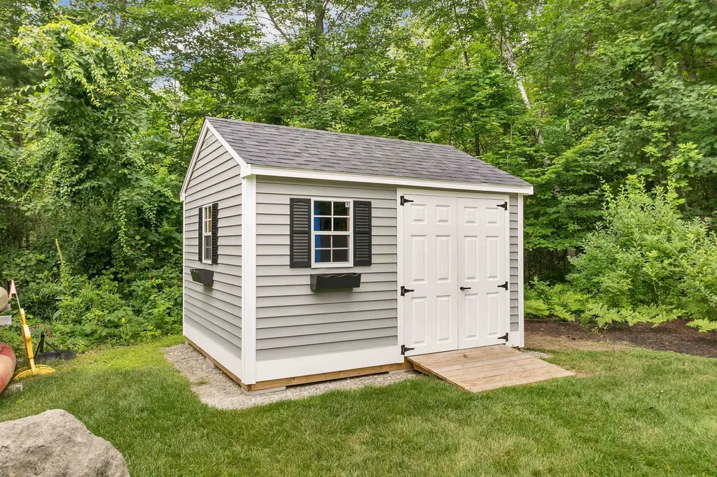 127 Forest Road Wolfeboro NH 03894