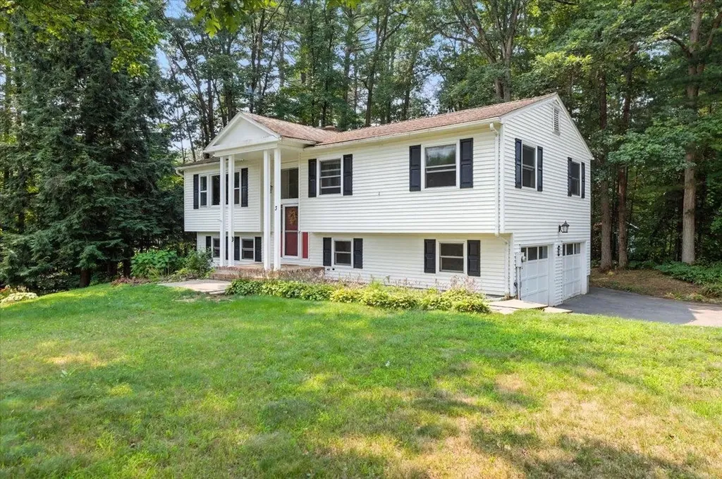 3 Greenbriar Drive Essex VT 05452