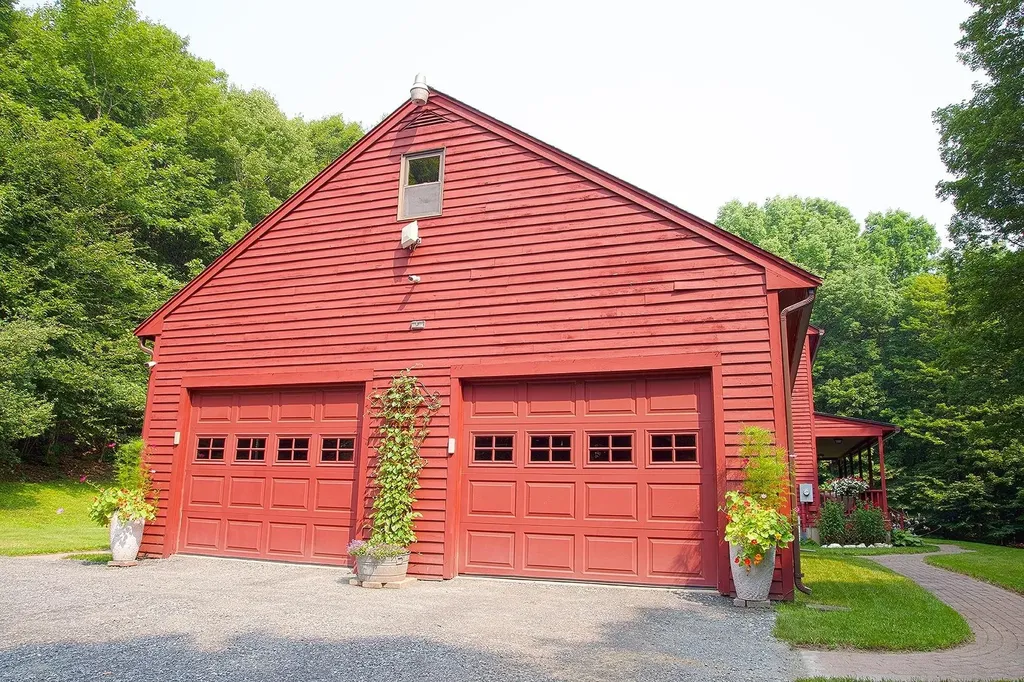 390 Zabarsky Road St. Johnsbury VT 05819