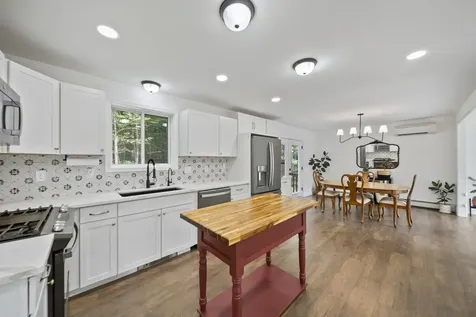 20 Hammond Road Deerfield NH 03037