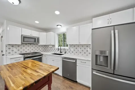 20 Hammond Road Deerfield NH 03037