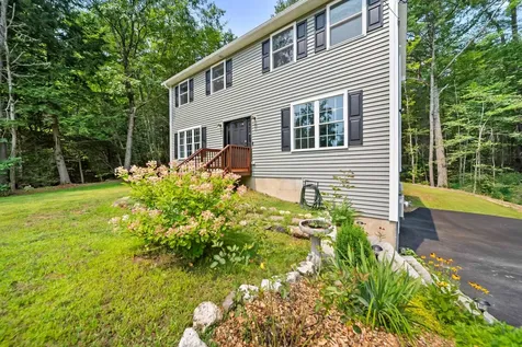 20 Hammond Road Deerfield NH 03037