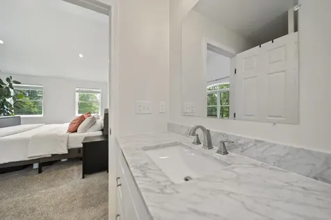 20 Hammond Road Deerfield NH 03037