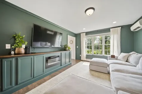 20 Hammond Road Deerfield NH 03037