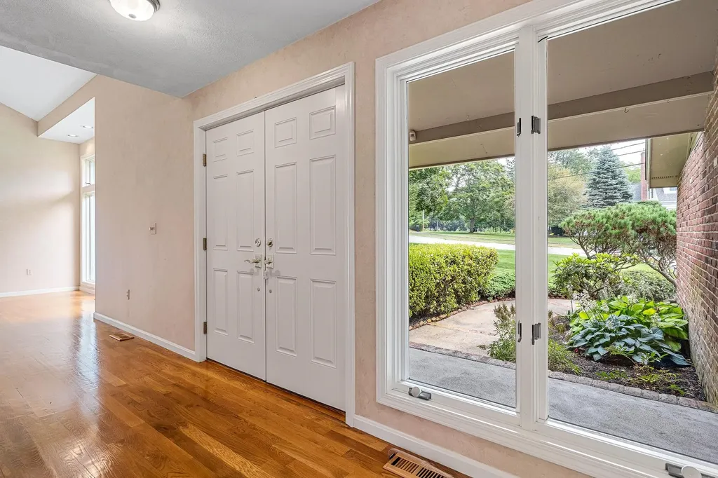 9 Pope Circle Nashua NH 03063