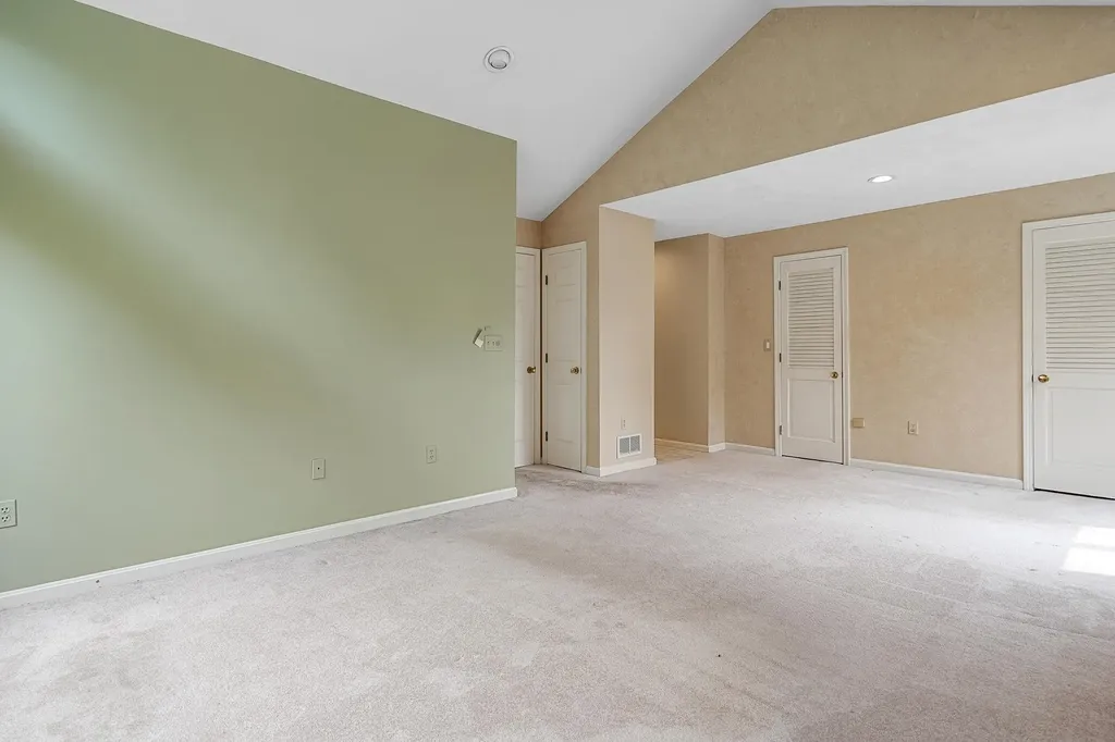 9 Pope Circle Nashua NH 03063