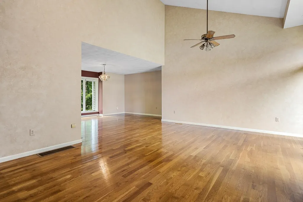 9 Pope Circle Nashua NH 03063