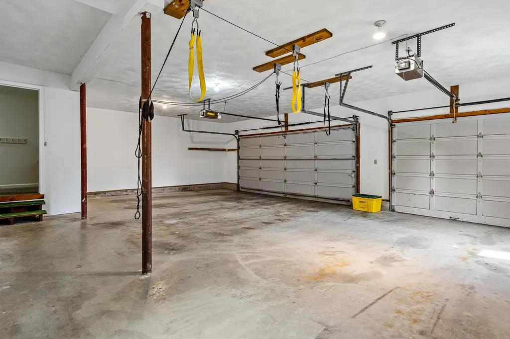 9 Pope Circle Nashua NH 03063