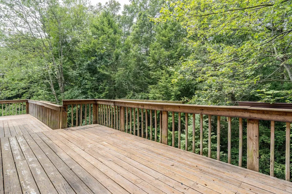 9 Pope Circle Nashua NH 03063