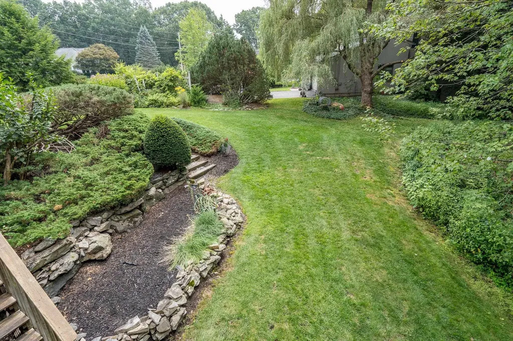 9 Pope Circle Nashua NH 03063