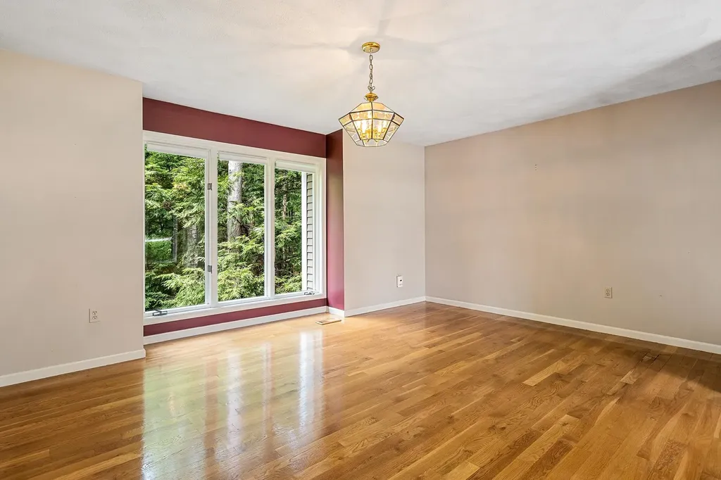 9 Pope Circle Nashua NH 03063