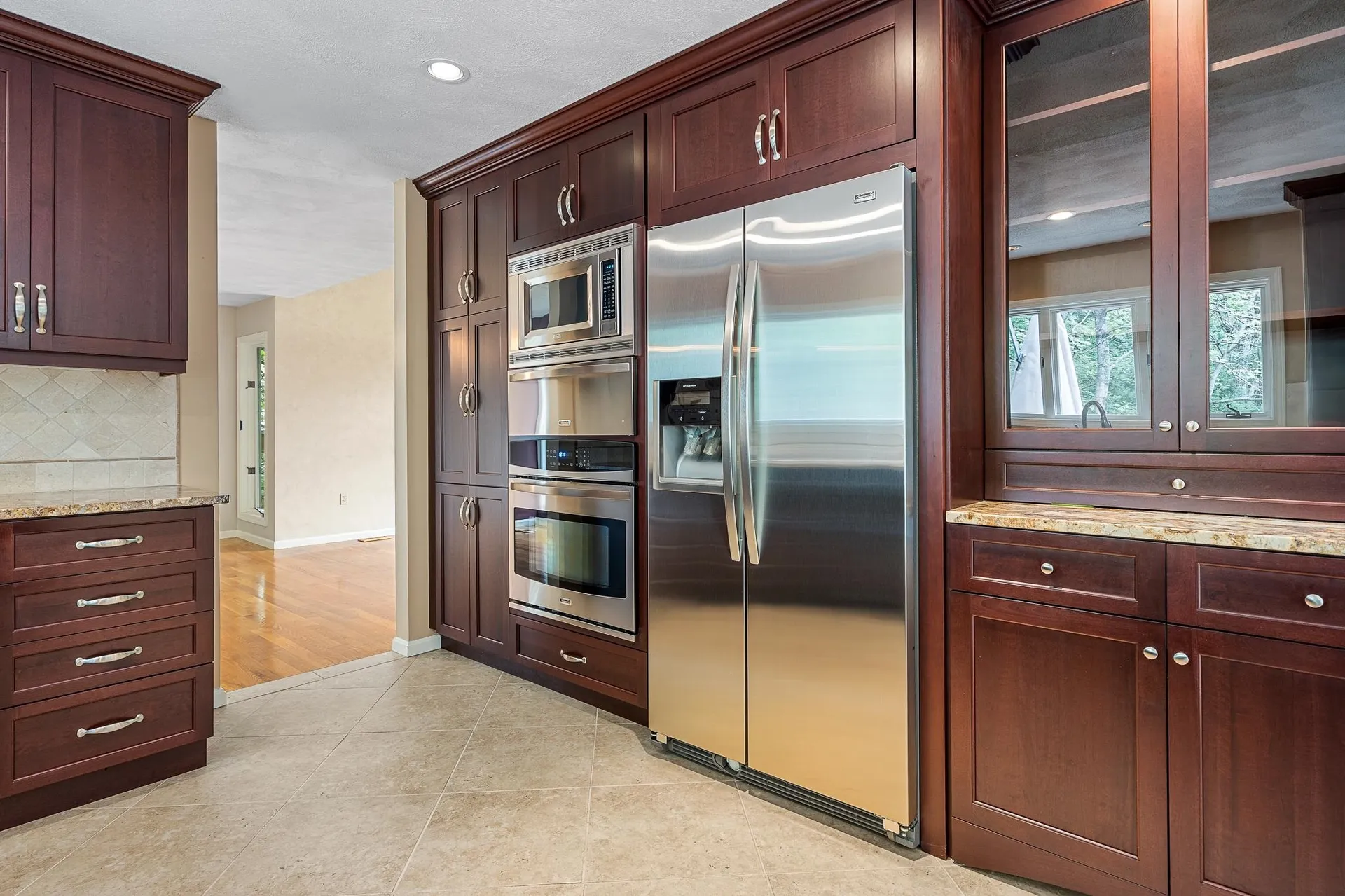 9 Pope Circle Nashua NH 03063