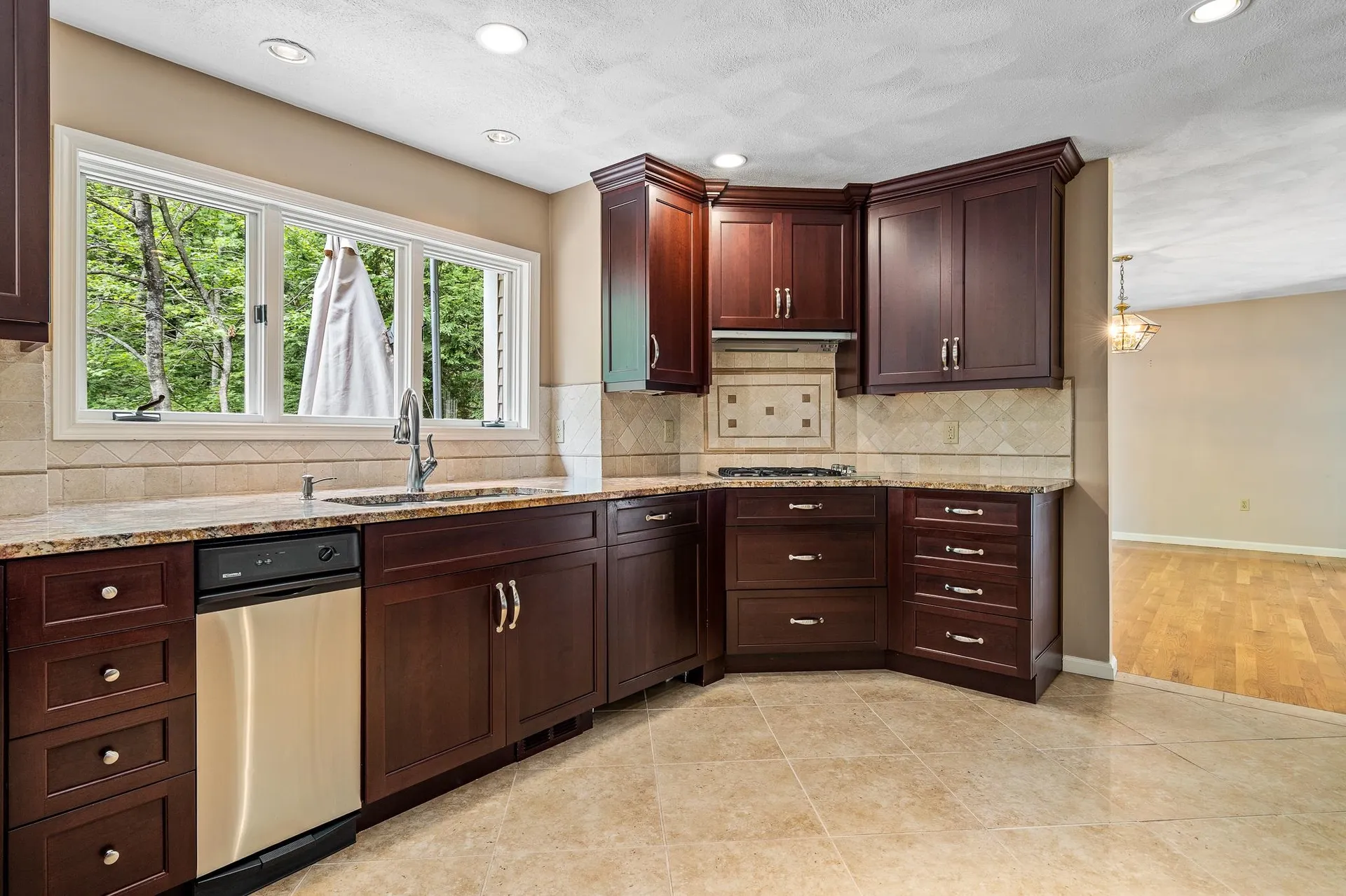 9 Pope Circle Nashua NH 03063