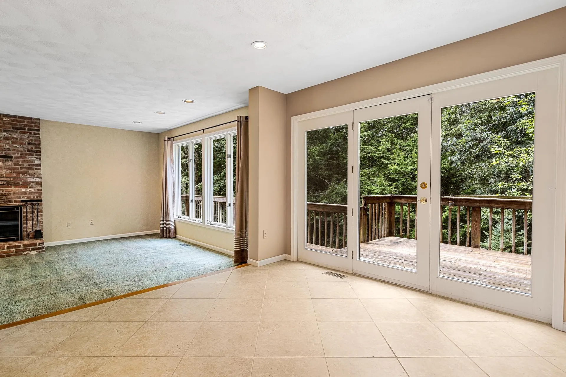 9 Pope Circle Nashua NH 03063