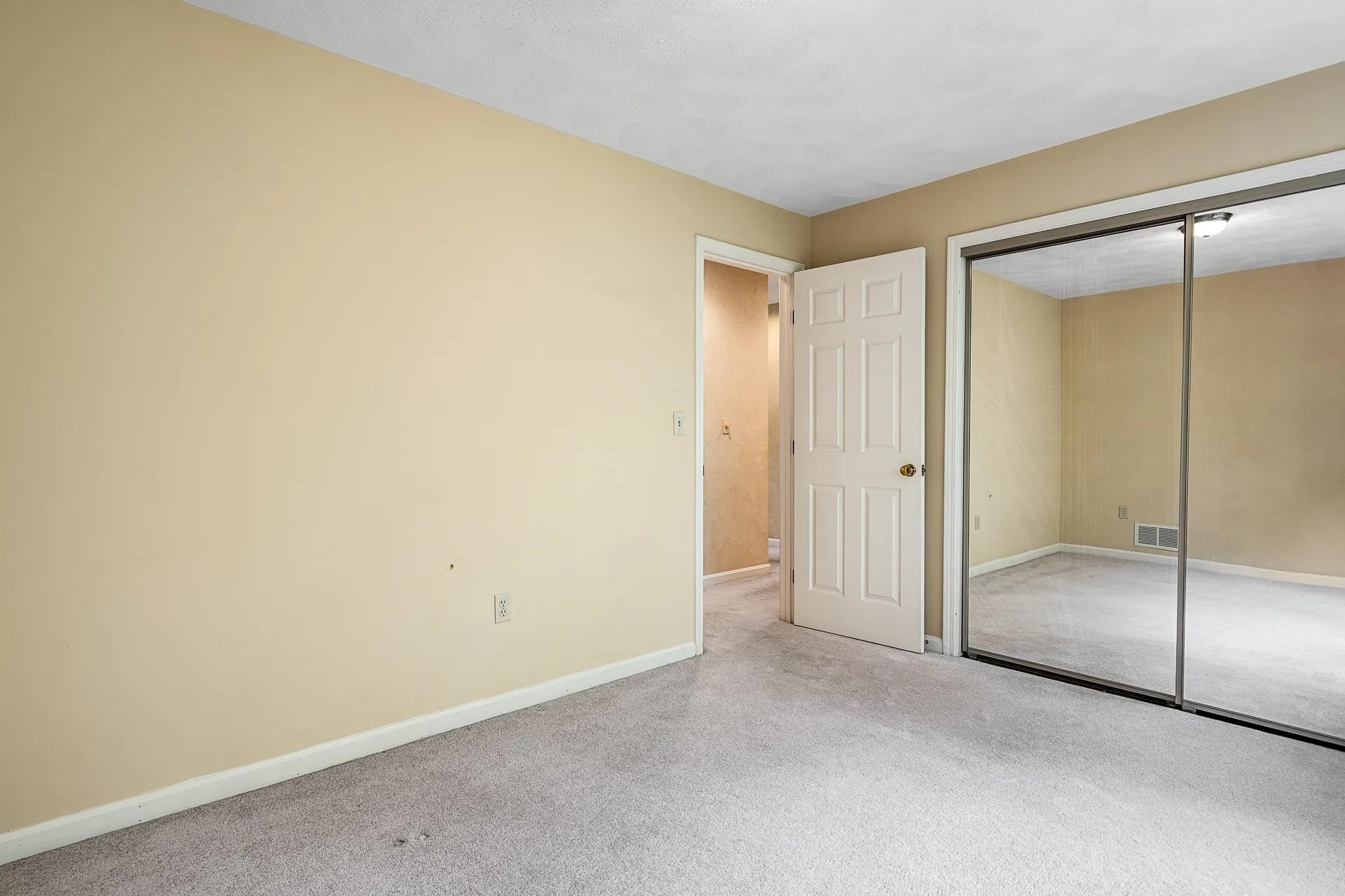 9 Pope Circle Nashua NH 03063