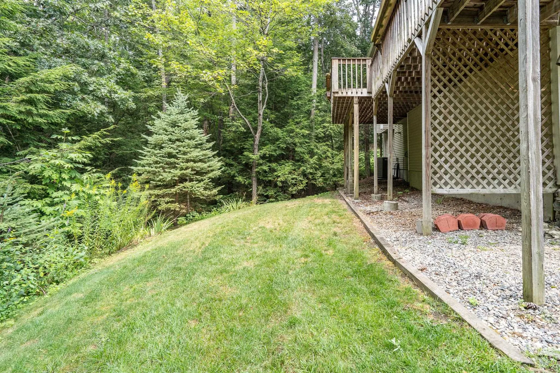 9 Pope Circle Nashua NH 03063