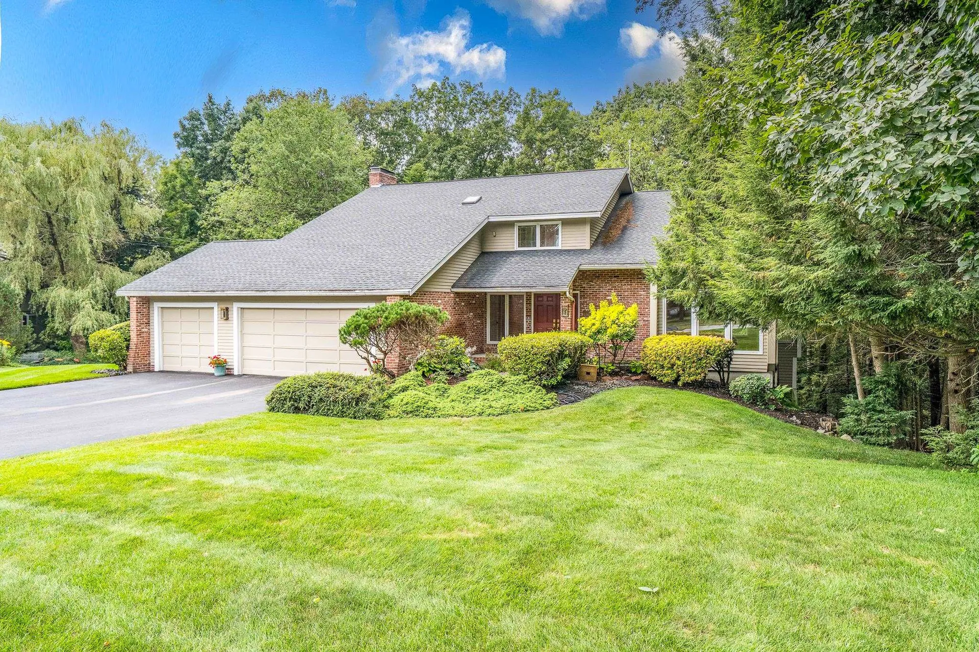 9 Pope Circle Nashua NH 03063