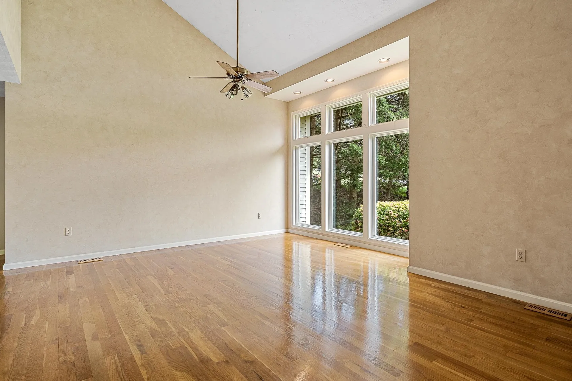 9 Pope Circle Nashua NH 03063
