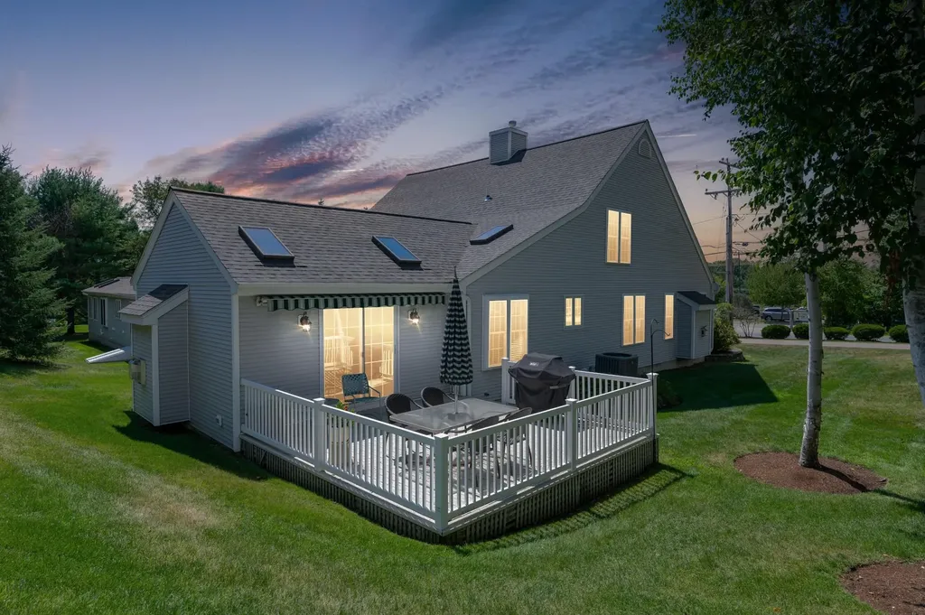 100 Hampton Meadows Hampton NH 03842