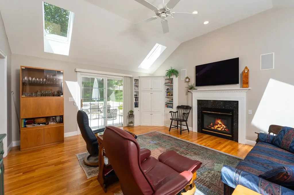 100 Hampton Meadows Hampton NH 03842