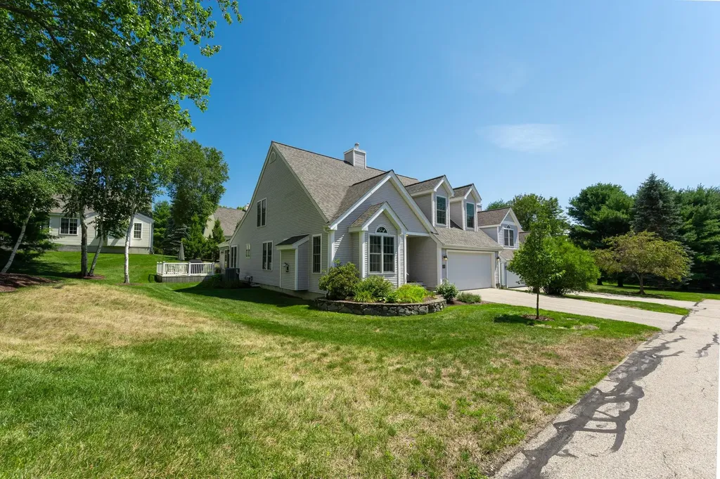 100 Hampton Meadows Hampton NH 03842