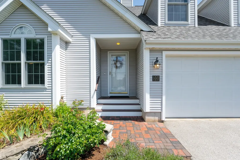 100 Hampton Meadows Hampton NH 03842