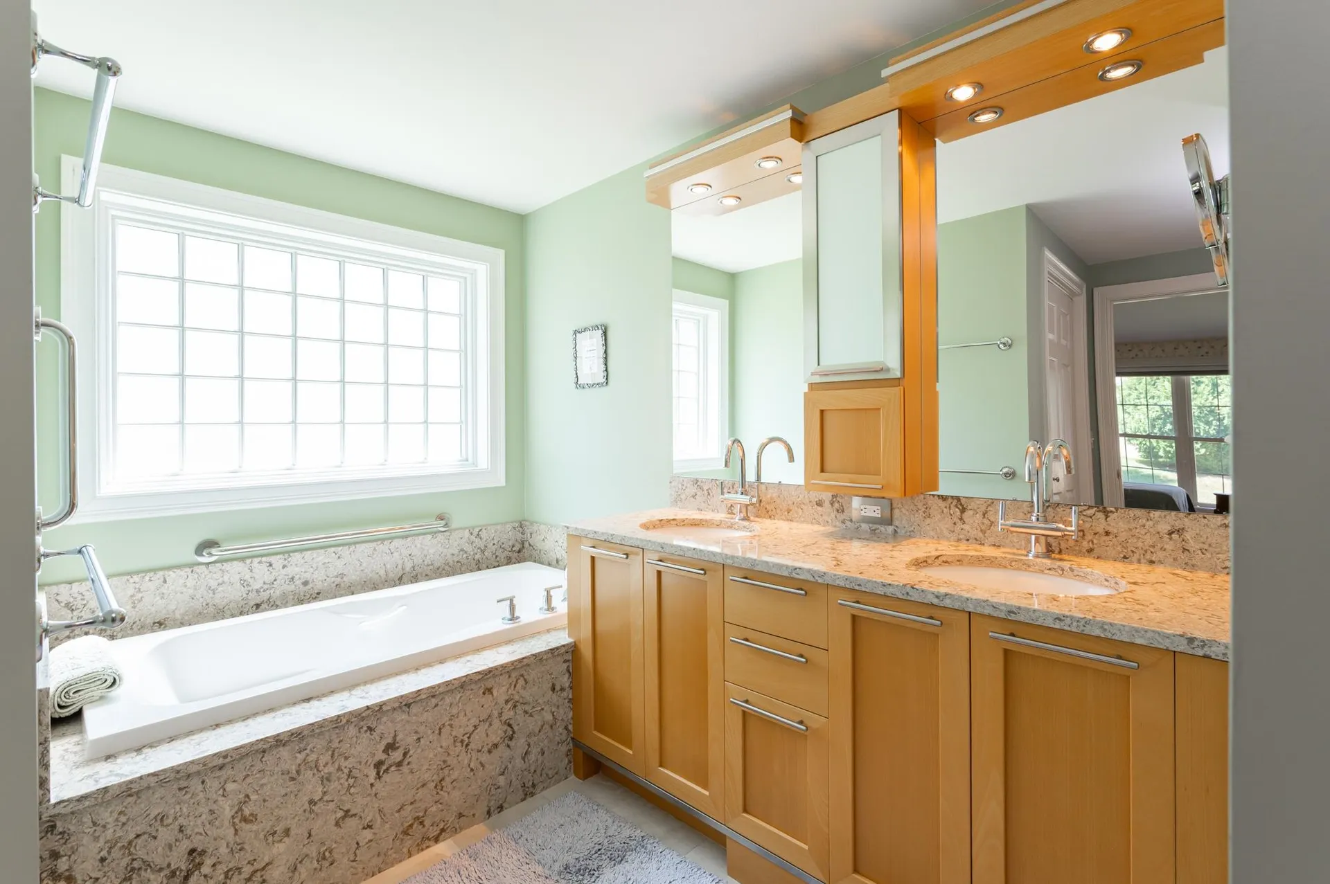 100 Hampton Meadows Hampton NH 03842