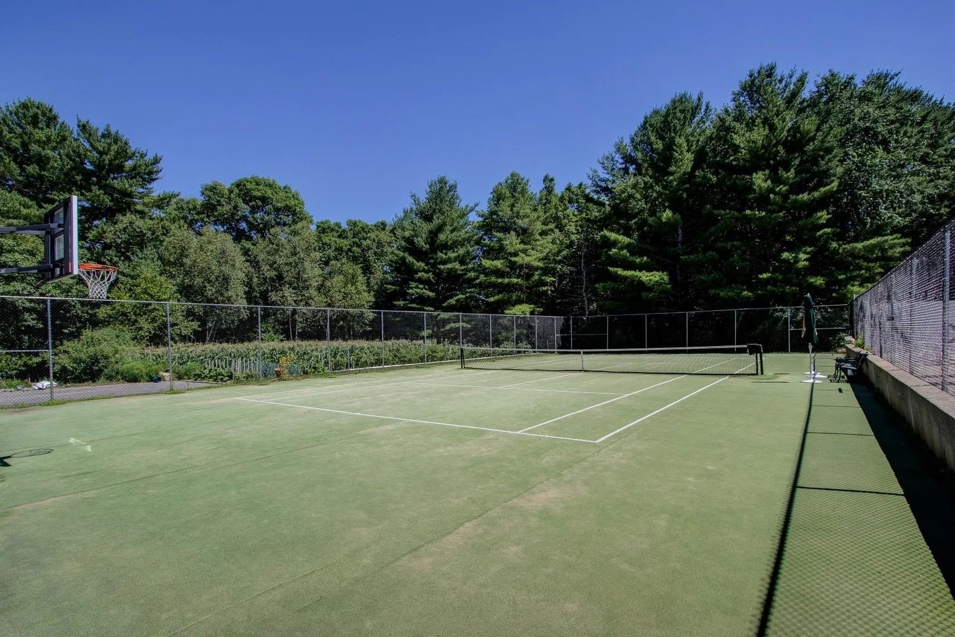 100 Hampton Meadows Hampton NH 03842