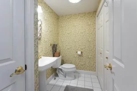 100 Hampton Meadows Hampton NH 03842