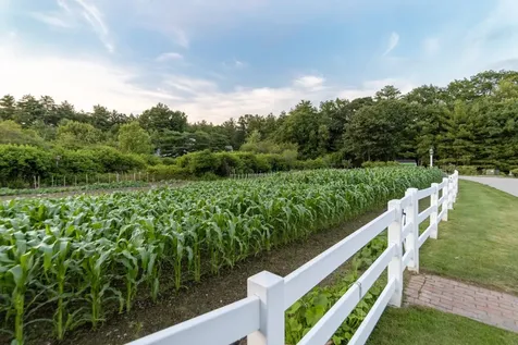 100 Hampton Meadows Hampton NH 03842