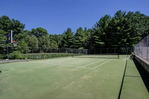 100 Hampton Meadows Hampton NH 03842