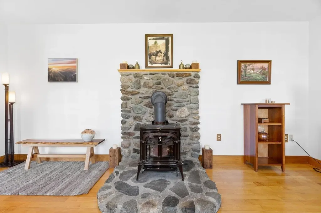 2464 Spaulding Road St. Johnsbury VT 05819