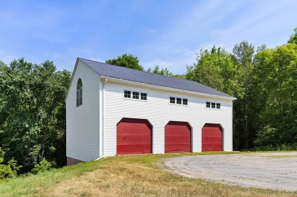 2464 Spaulding Road St. Johnsbury VT 05819