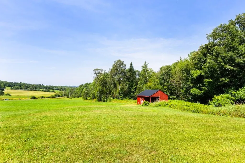 2464 Spaulding Road St. Johnsbury VT 05819