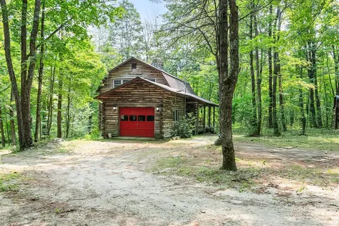573 Concord End Road Hillsborough NH 03244