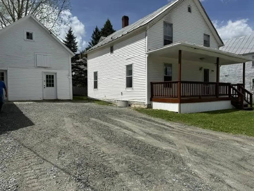 28 Hamilton Place Richford VT 05457
