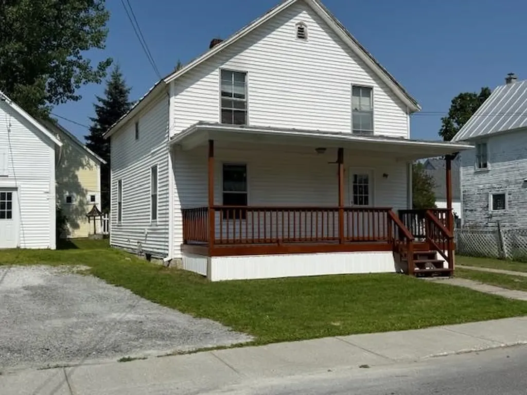 28 Hamilton Place Richford VT 05457