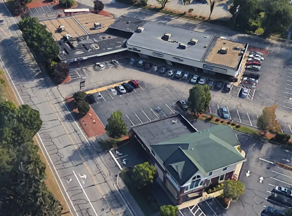 53 Hooksett Road Manchester NH 03104