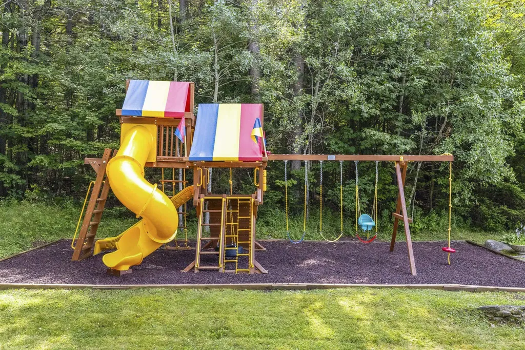 344 Vt Route 100 Dover VT 05356