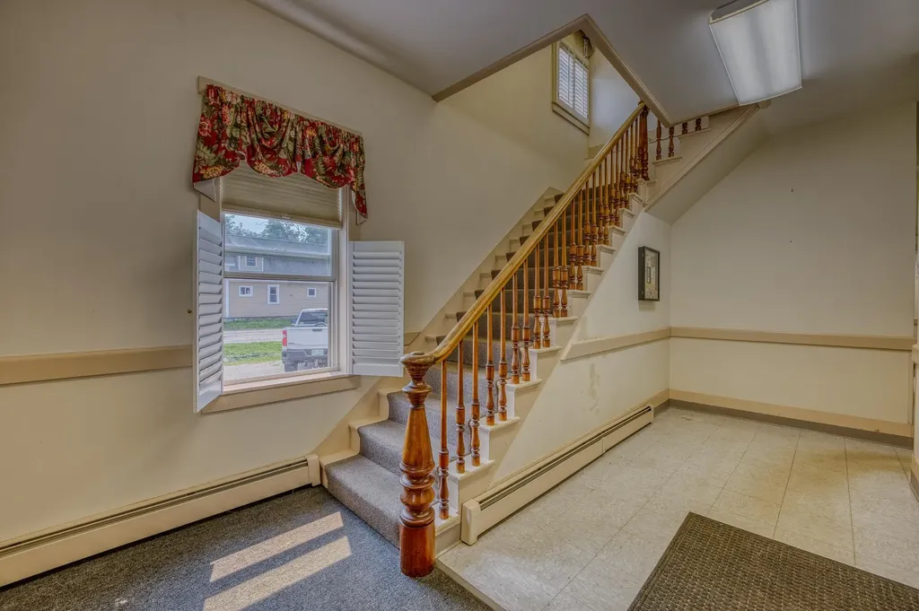 134 Cottage Street Littleton NH 03561