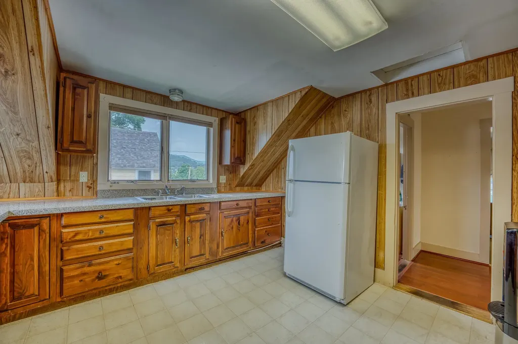 134 Cottage Street Littleton NH 03561