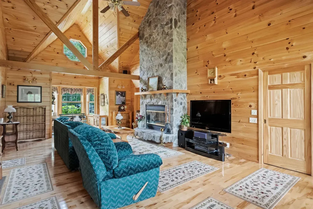 32 Lee Lane Conway NH 03860