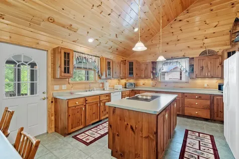 32 Lee Lane Conway NH 03860
