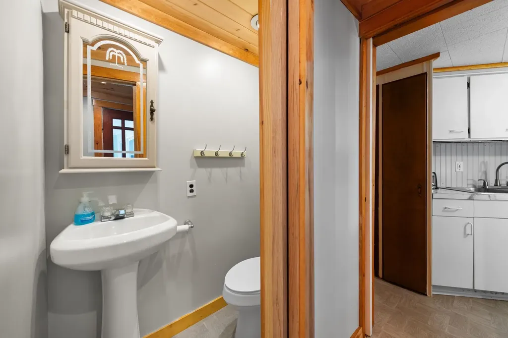 9 Sevin Kids Lane Groton NH 03241