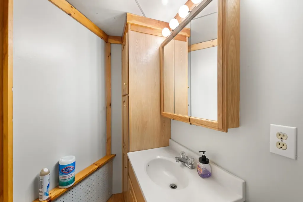 9 Sevin Kids Lane Groton NH 03241